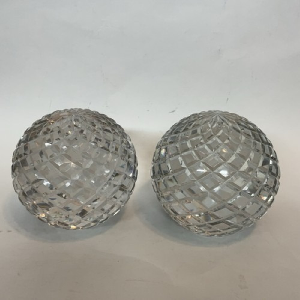 New without box Heavy Clear Crystal Ball Paperweight Smooth Base Large 4.75"